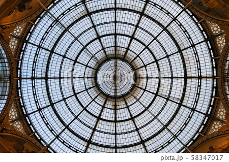 ミラノ ヴィットーリオ・エマヌエーレ2世のガッレリア 58347017