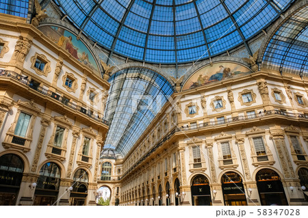 ミラノ ヴィットーリオ エマヌエーレ2世のガッレリアの写真素材