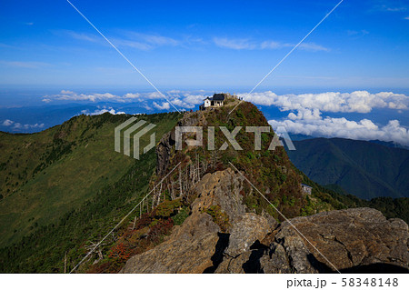 《愛媛県 石鎚山》 日本百名山 石鎚神社と天狗岳までの稜線ルート 58348148