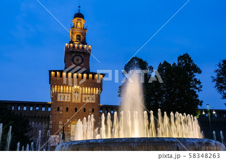 ミラノ スフォルツェスコ城 夜景 ミラノ スフォルツェスコ城 夜景 58348263