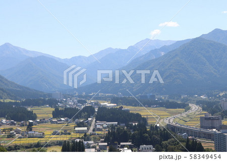 新潟県 越後湯沢 街並み 58349454