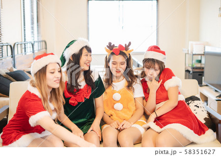 クリスマスパーティー 58351627