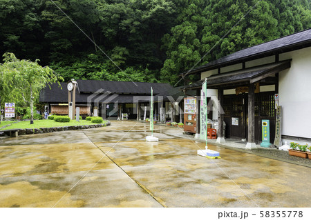 一乗谷朝倉氏遺跡　復原町並　南入場口　福井県福井市 58355778