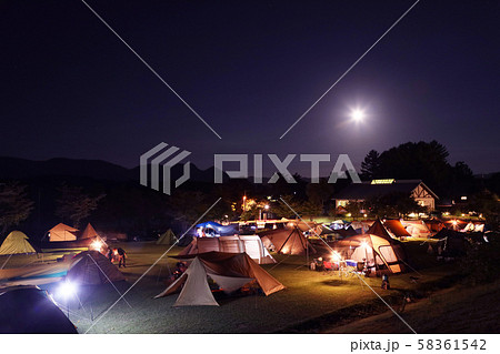 満月と夜のキャンプ場 満月と夜のキャンプ場 58361542