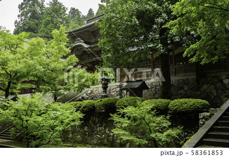 永平寺　中雀門　福井県吉田郡永平寺町 58361853