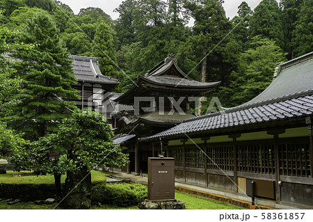 永平寺　中雀門　福井県吉田郡永平寺町 58361857