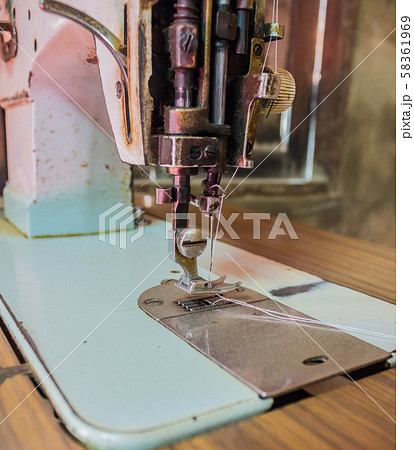 Classic retro style manual sewing machine ready 58361969