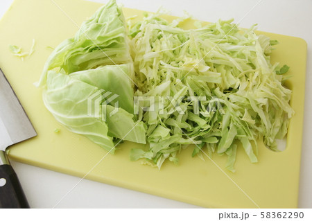 キャベツの千切り 58362290