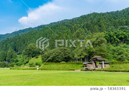 福井県　一乗谷朝倉氏遺跡　菩提寺の門　唐門 58363391