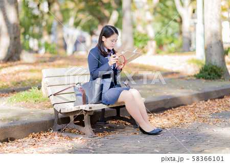 女性 営業 屋外 女性 営業 屋外 58366101