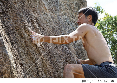 ボルダリング 58367136