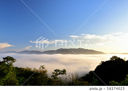 亀岡盆地の雲海 58374025
