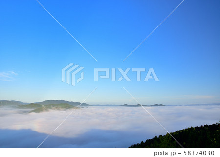 亀岡盆地の雲海 亀岡盆地の雲海 58374030