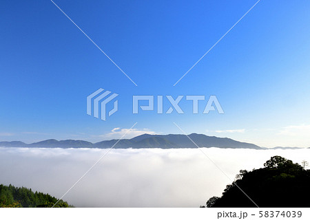 亀岡盆地の雲海 亀岡盆地の雲海 58374039