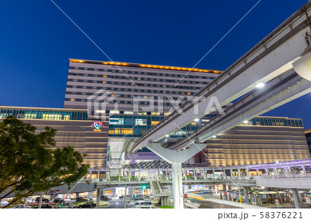 夜の小倉駅駅舎・モノレール・北九州モノレール・北九州高速鉄道小倉線 58376221