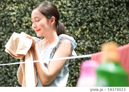 女性 ライフスタイル 家事 女性 ライフスタイル 家事 58379023