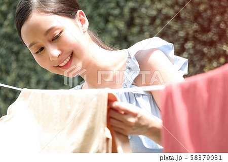 女性　ライフスタイル　家事 58379031