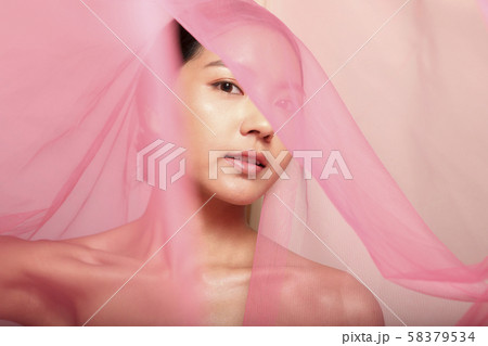 女性　ビューティー　ヴェール 58379534