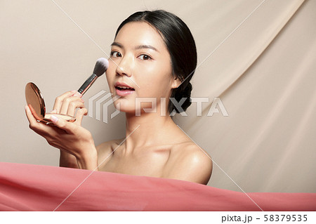 女性 ビューティー 絹 女性 ビューティー 絹 58379535