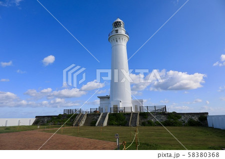 尻屋埼灯台と晴天のお空 58380368