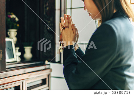 法要 法事 仏壇 祈る 58389713