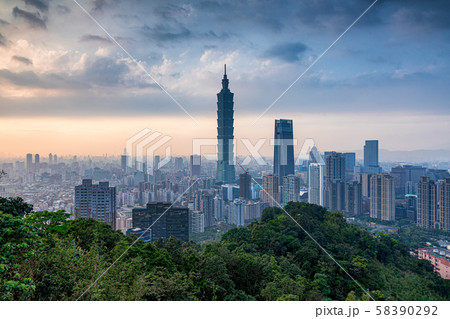 台湾・象山からの台北の風景 58390292
