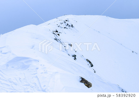 冬・雪山登山 58392920