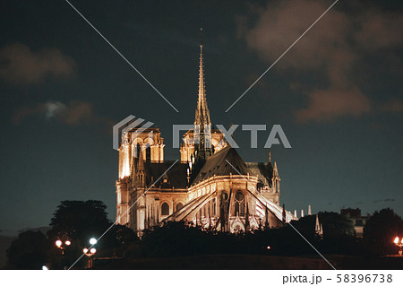 Beautiful Notre Dame de Paris at night Beautiful Notre Dame de Paris at night 58396738