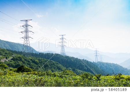 国道の峠と送電線 国道の峠と送電線 58405189