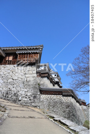 乾門付近から見た松山城 乾門付近から見た松山城 58407405