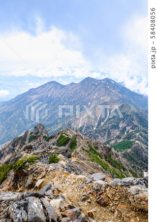 春の八ヶ岳登山：権現岳～赤岳 （権現岳を望む） 58408056