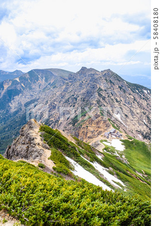 春の八ヶ岳登山:赤岳山頂より横岳・硫黄岳を望む 春の八ヶ岳登山:赤岳山頂より横岳・硫黄岳を望む 58408180
