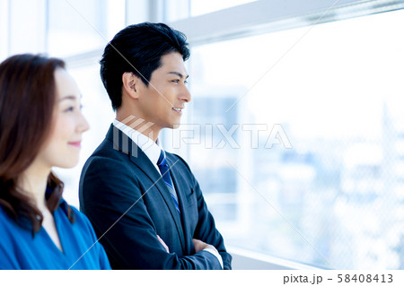ビジネスイメージ 男性社員 女性社員 同僚の写真素材 58408413 Pixta