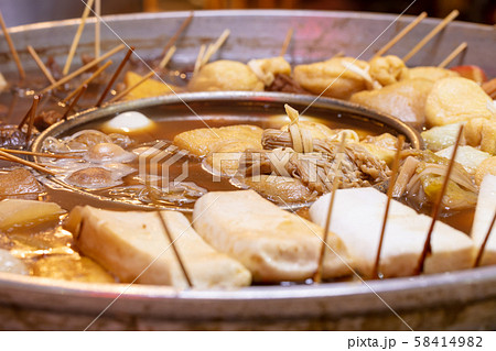 大鍋に入ったおでん 58414982