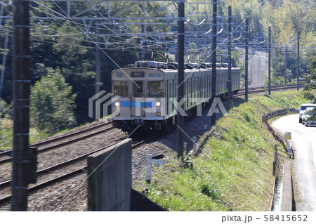 豊田市方面にむかう電車(名鉄米野木駅へ 名鉄豊田線 愛知県 日進市) 豊田市方面にむかう電車(名鉄米野木駅へ 名鉄豊田線 愛知県 日進市) 58415652