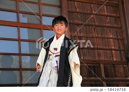 七五三参り5歳の男の子 七五三参り5歳の男の子 58419738