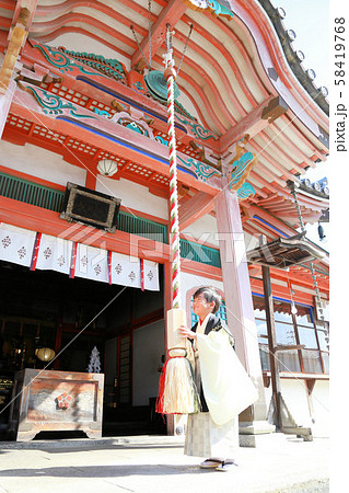 七五三参り5歳の男の子 58419768