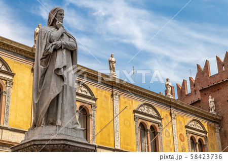 Statue of the great poet Dante Alighieri Statue of the great poet Dante Alighieri 58423736