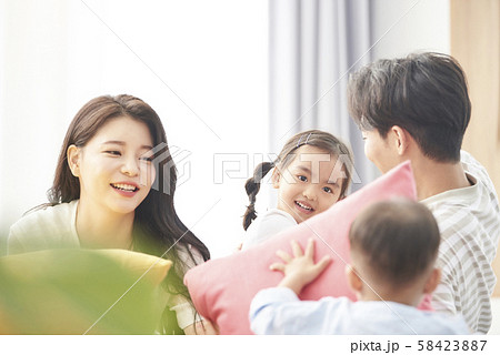 ライフスタイル　家族 58423887