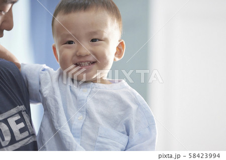 ライフスタイル　家族　子育て 58423994
