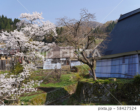 丹後・宮津の上世屋(かみせや)の集落「にほんの里百選」「無形民俗文化財」/京都府宮津市 丹後・宮津の上世屋(かみせや)の集落「にほんの里百選」「無形民俗文化財」/京都府宮津市 58427524