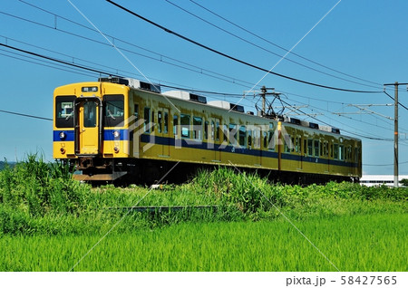 山陽本線、庭瀬・中庄駅間を走る回送列車（105系） 58427565