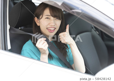 シートベルト 安全 命 守る 女性 ドライバー シートベルト 安全 命 守る 女性 ドライバー 58428142