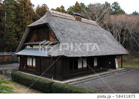 静岡県指定有形文化財「旧稲垣家住宅」(入母屋造り側)(静岡県富士市) 58431875
