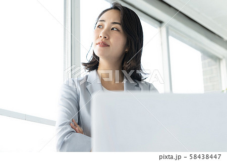 キャリアウーマン 58438447