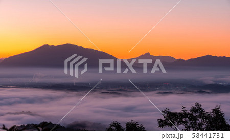 朝 霧 山 58441731