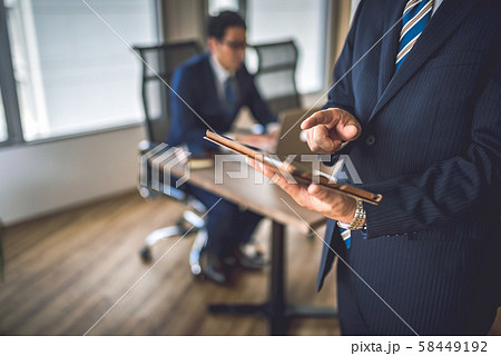 ビジネスシーン ビジネスシーン 58449192
