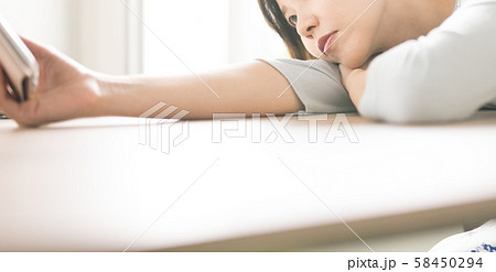 女性ポートレート 58450294