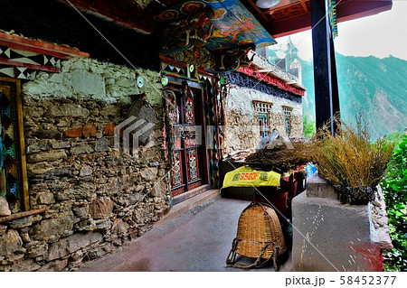 美人谷、丹巴の一般家屋　Rong-brag Tibettan area 58452377