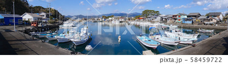 出羽島（てばじま）「重要伝統的建造物群保存地区」の出羽島漁港、連絡船「大生丸」乗り場 58459722